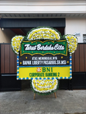 Papan Bunga Duka di Pagesangan Barat