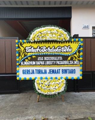Papan Bunga Duka di Pagesangan Barat